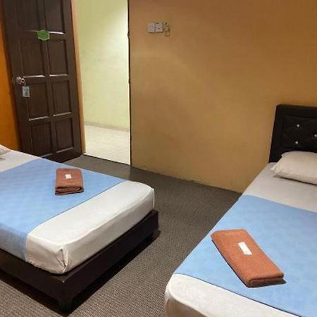 Oyo 91065 Hotel De Anjung Muadzam Shah Dış mekan fotoğraf
