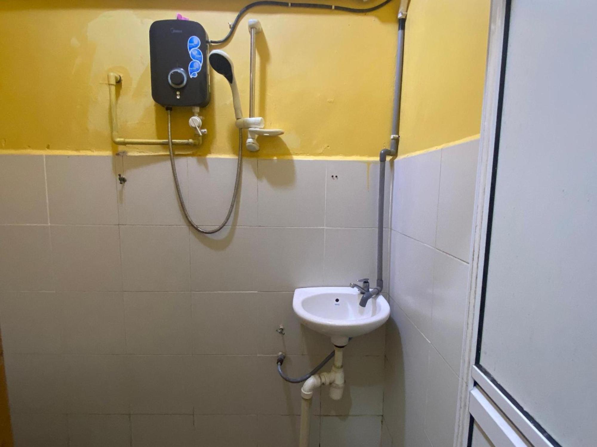Oyo 91065 Hotel De Anjung Muadzam Shah Dış mekan fotoğraf