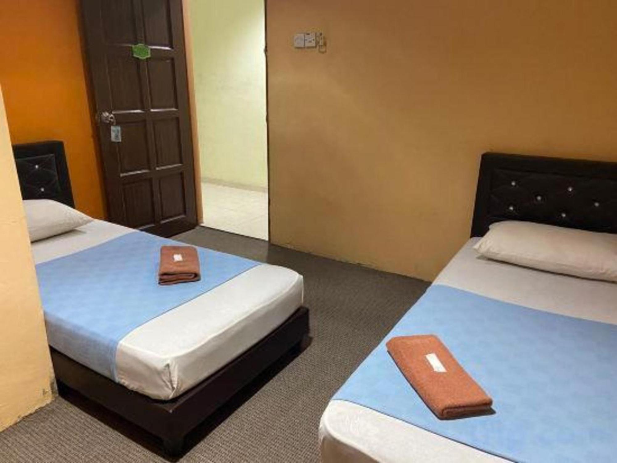 Oyo 91065 Hotel De Anjung Muadzam Shah Dış mekan fotoğraf
