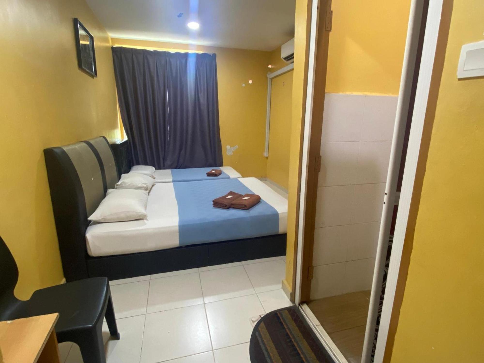 Oyo 91065 Hotel De Anjung Muadzam Shah Dış mekan fotoğraf