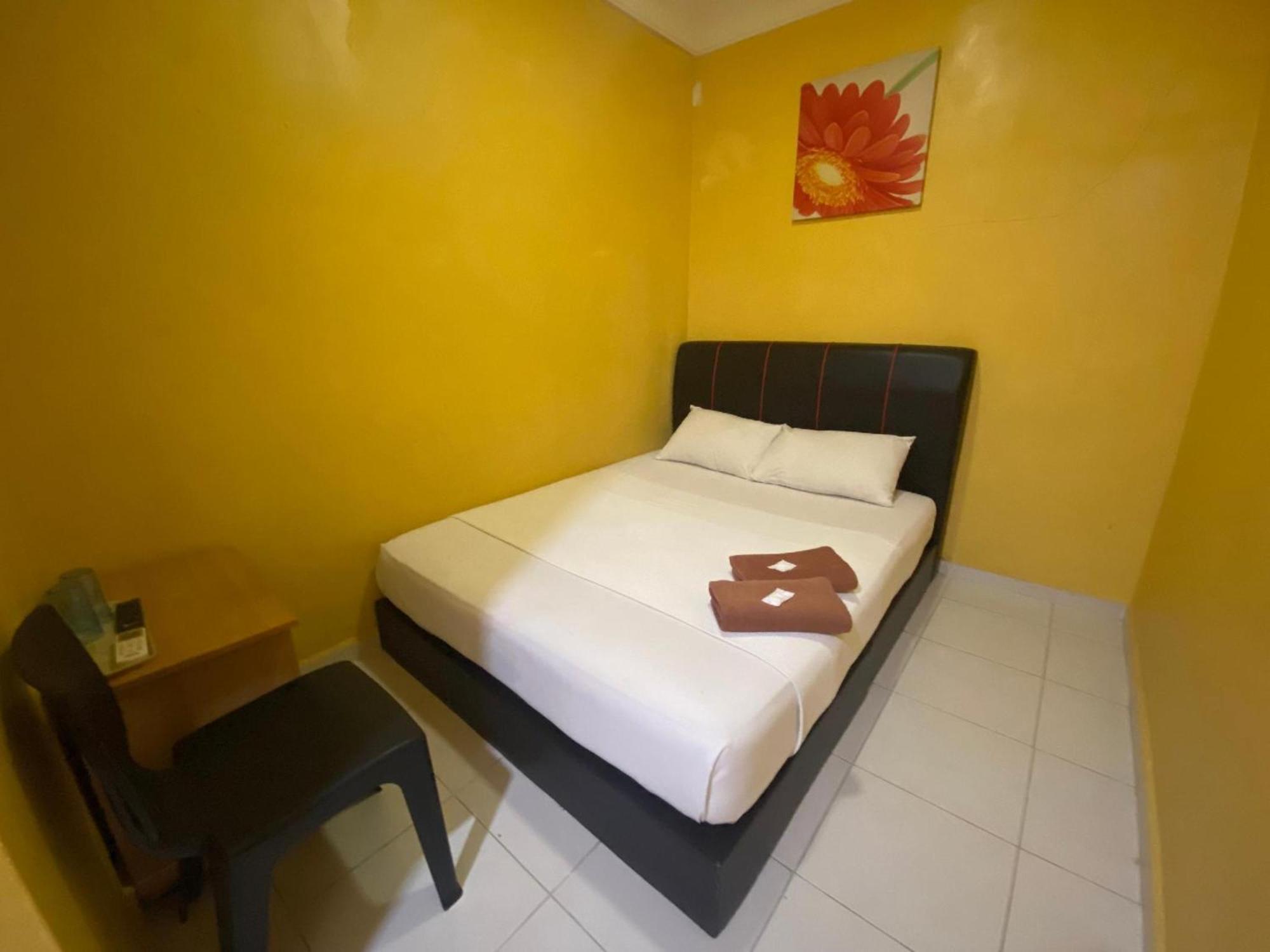Oyo 91065 Hotel De Anjung Muadzam Shah Dış mekan fotoğraf