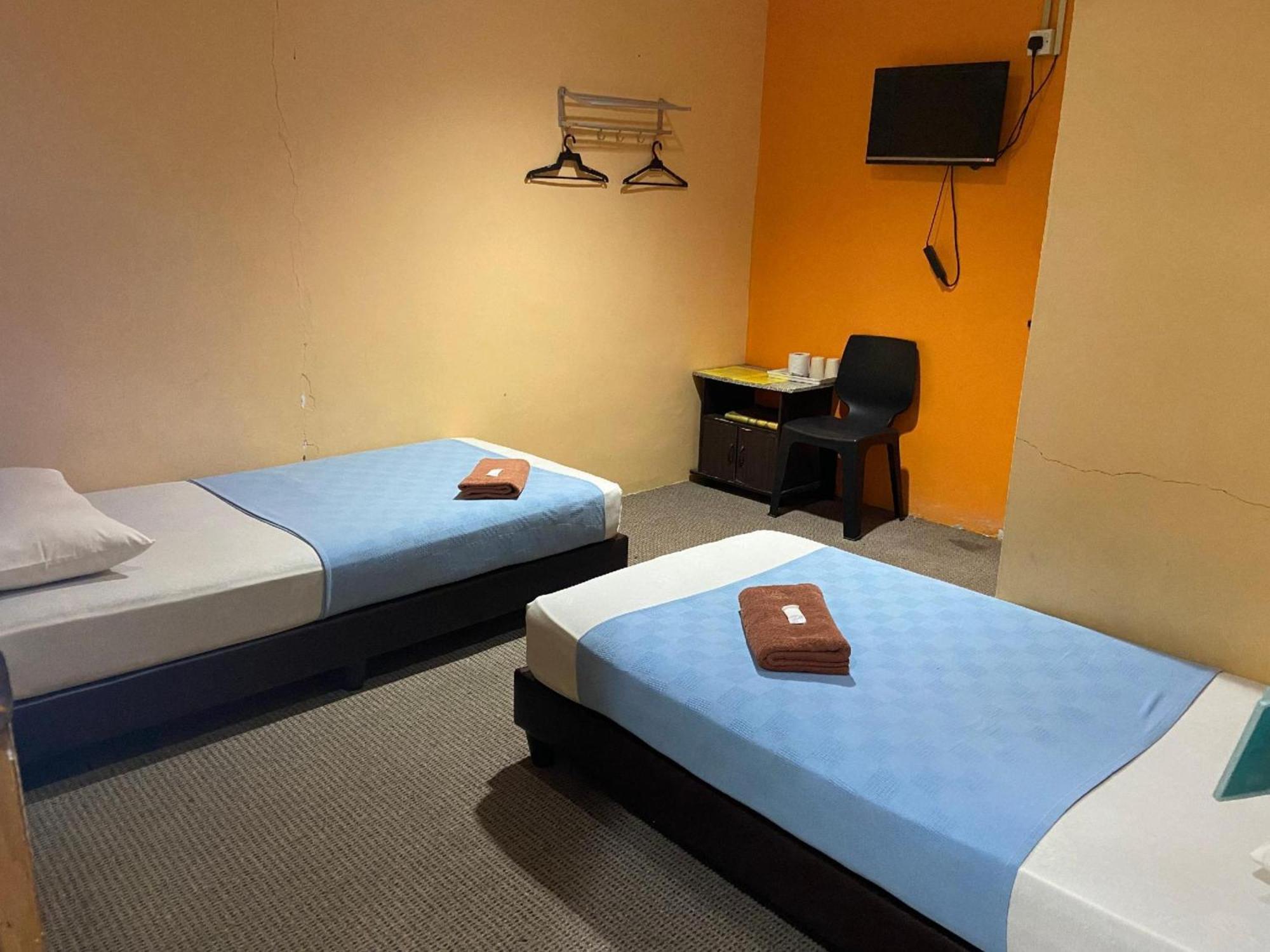 Oyo 91065 Hotel De Anjung Muadzam Shah Dış mekan fotoğraf