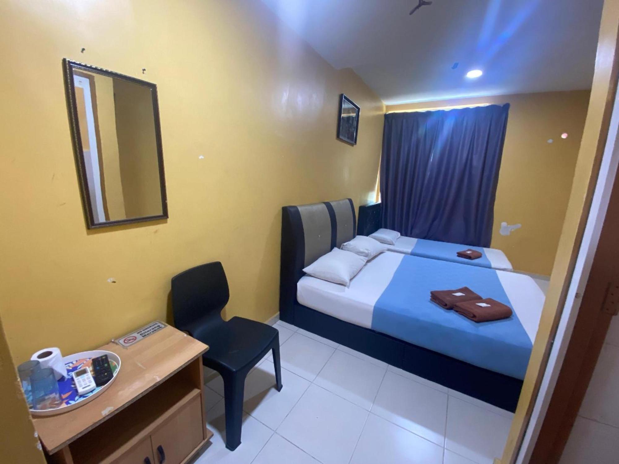 Oyo 91065 Hotel De Anjung Muadzam Shah Dış mekan fotoğraf