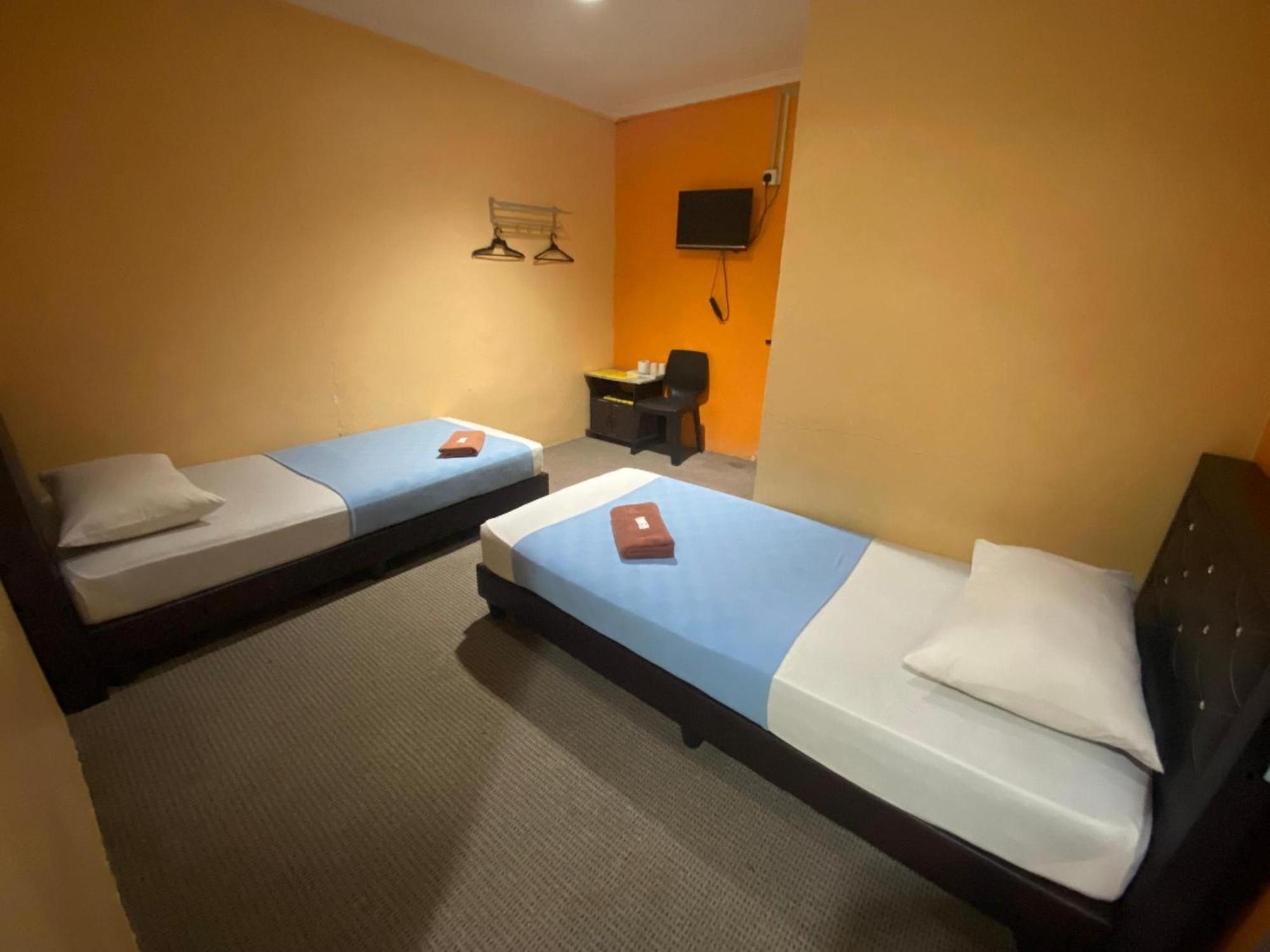 Oyo 91065 Hotel De Anjung Muadzam Shah Dış mekan fotoğraf