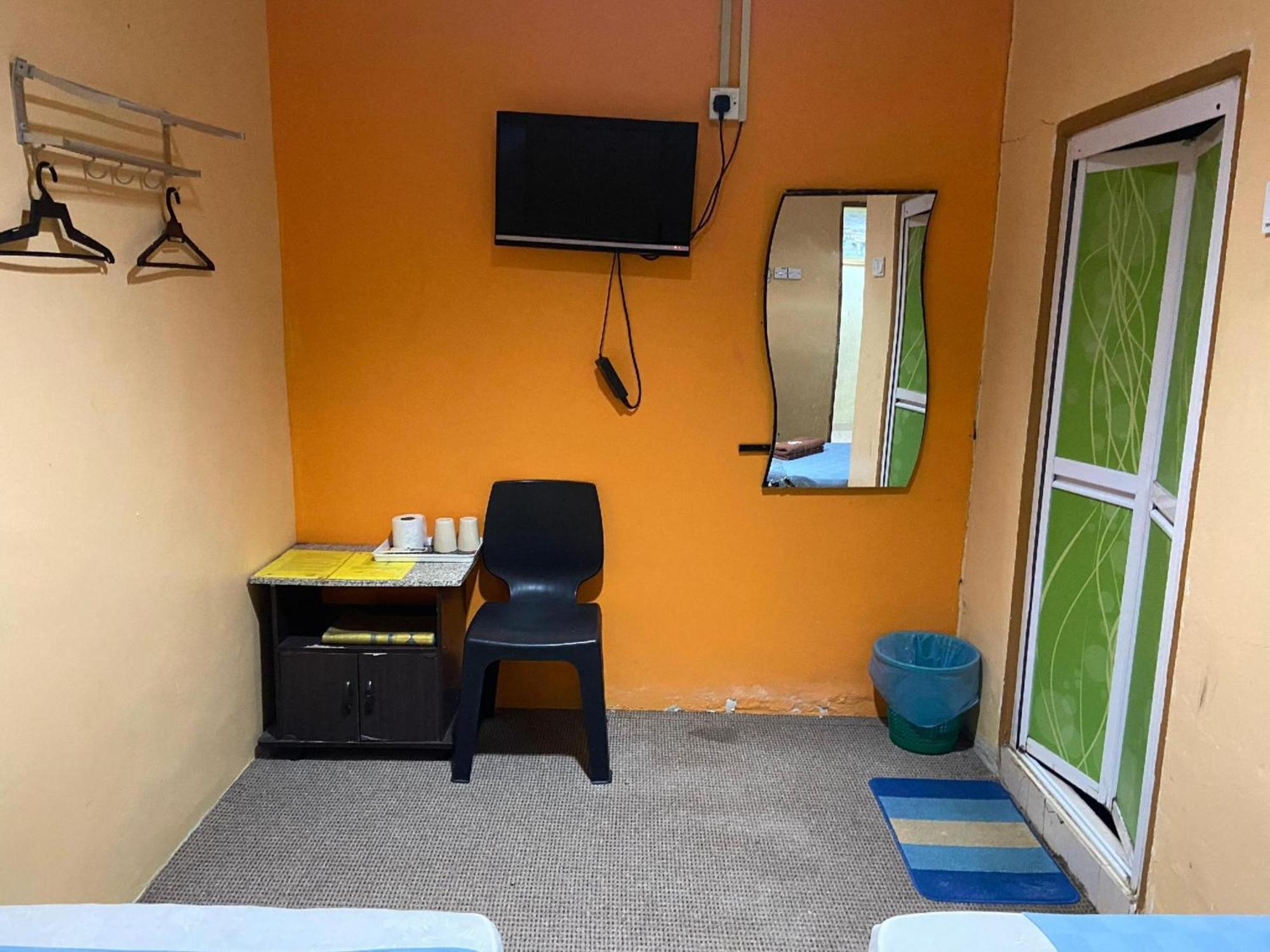 Oyo 91065 Hotel De Anjung Muadzam Shah Dış mekan fotoğraf