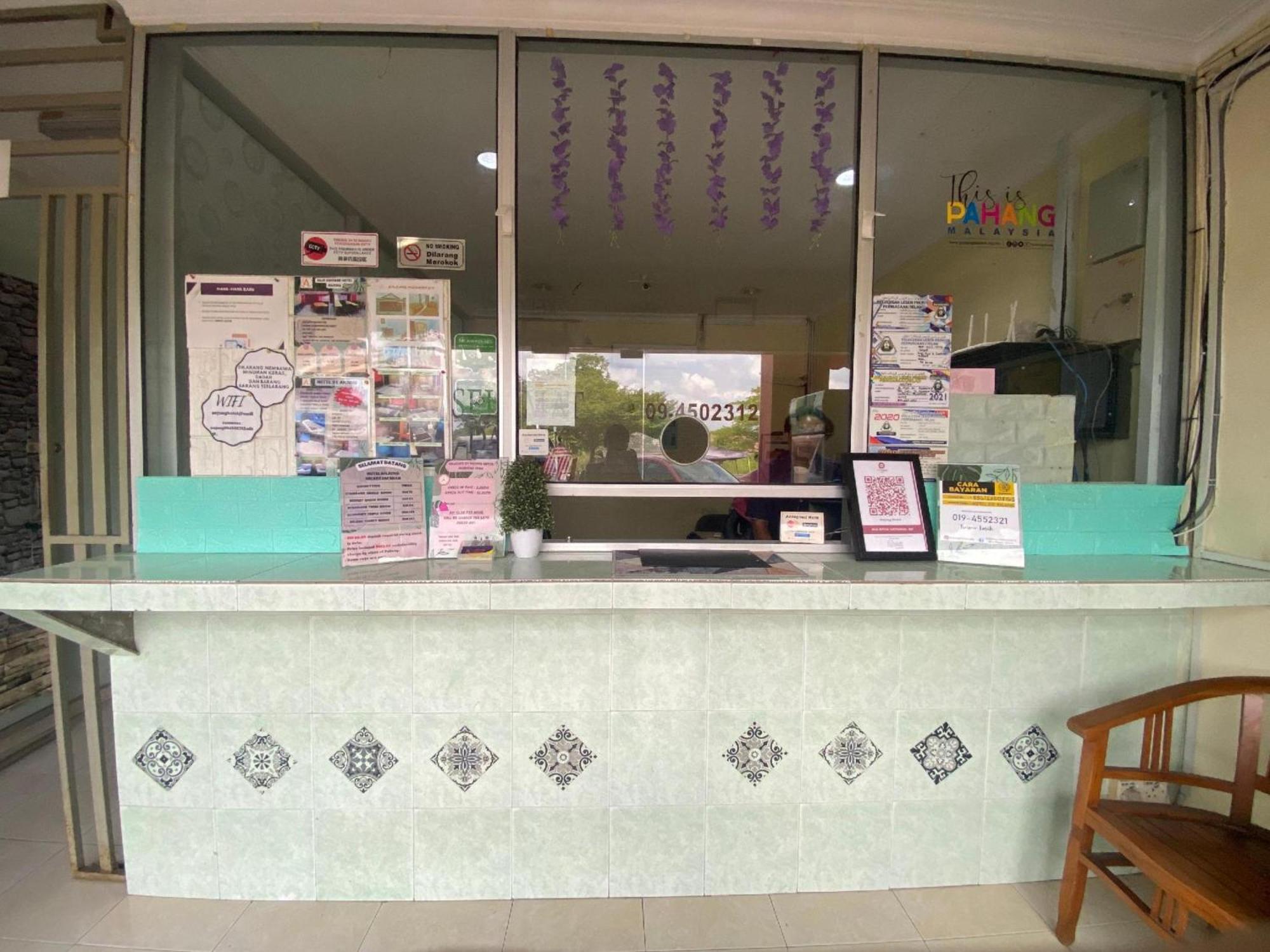 Oyo 91065 Hotel De Anjung Muadzam Shah Dış mekan fotoğraf